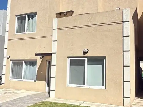 Casa en Alquiler de 3 dormitorios