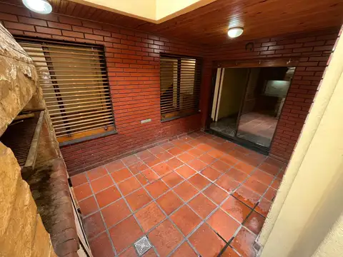 Depto Tipo Casa 3 ambientes con 2 baños