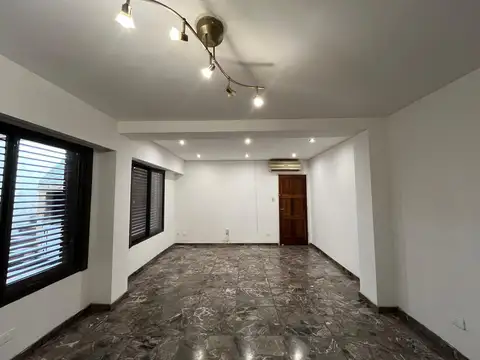 Hermoso PH de 3 Ambientes en Lomas del Mirador