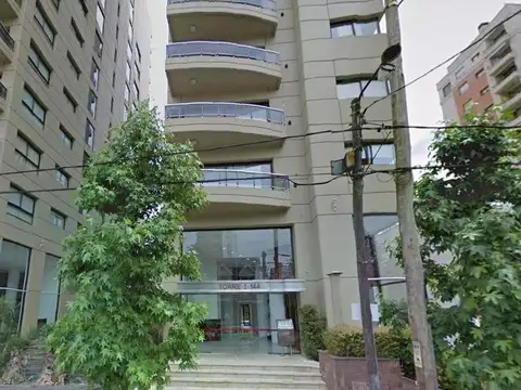 *EXCLUSIVO DEPTO. 2 AMB. C/ BALCON AL FRENTE, COCHERA CUBIERTA Y BAULERA