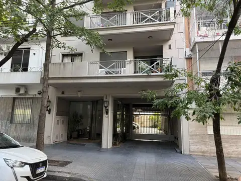 Departamento 2 ambientes  con baldón terraza