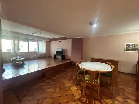 Departamento 6 ambientes con 2 baños