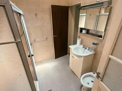Casa 7 ambientes con 3 baños
