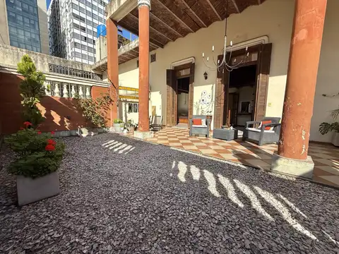 Casa 7 ambientes con 2 baños