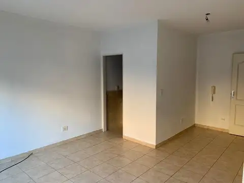 San Lorenzo 4400, Piso 1