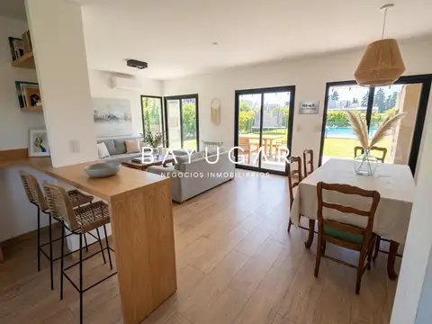 Casa 6 ambientes con 4 baños