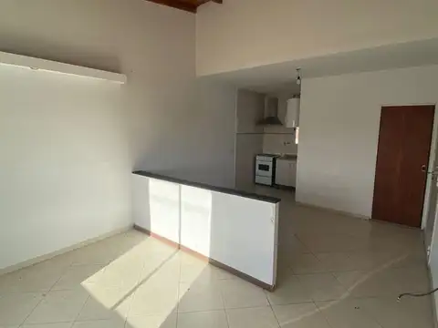 Departamento en Alquiler en Villa Luzuriaga, $ 400.000