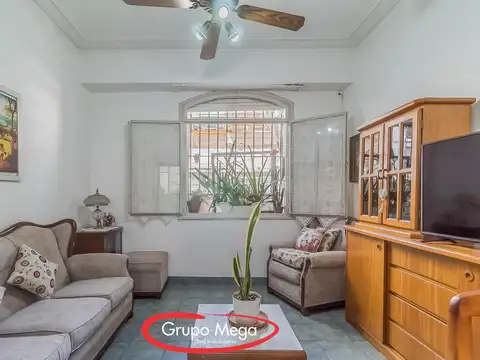 Depto Tipo Casa 4 ambientes con 2 baños