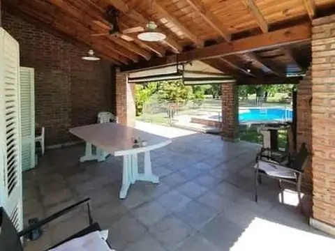 OPORTUNIDAD  CASA 3 AMBIENTES CON PISCINA ESCUCHA OFERTA
