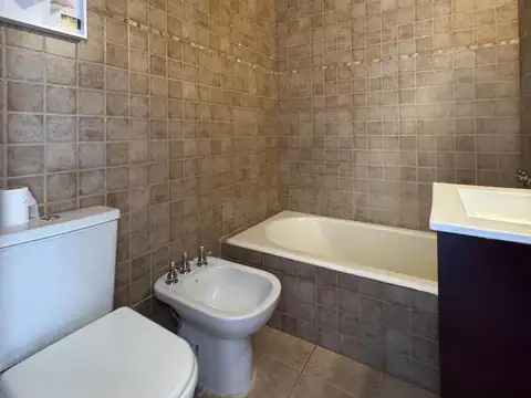 VENTA DE DEPTO DE 4 AMBIENTES