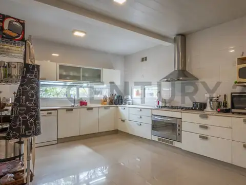 VENTA CASA 5 AMBIENTES ALBANUEVA CON AMARRA PERMUTA FINANCIACION