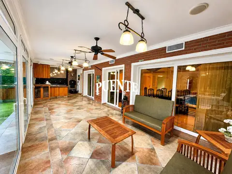 Importante casa en venta en Saint Thomas Sur, 4 dormitorios, Escritorio y dependencias..