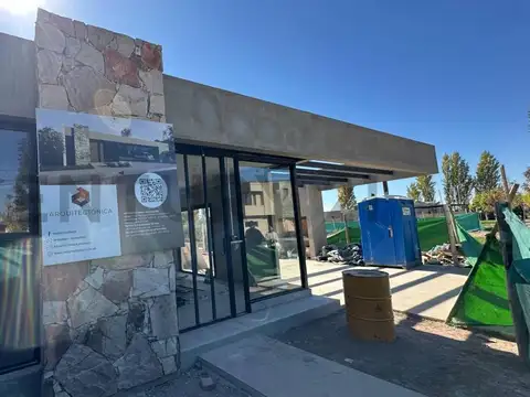 VENTA DE CASA EN POZO - BARRIO GARDENS