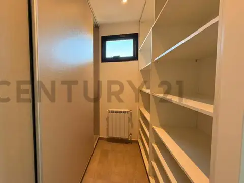 VENTA DE CASA EN POZO - BARRIO GARDENS