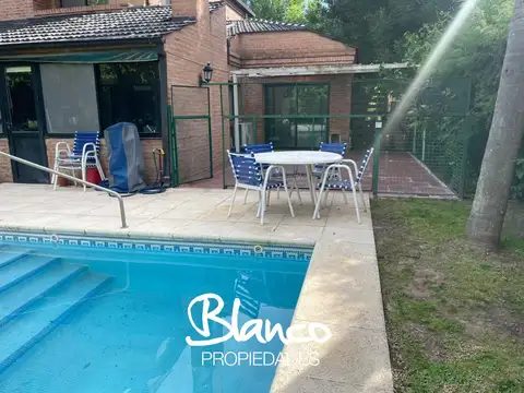 Casa 6 ambientes con 5 baños