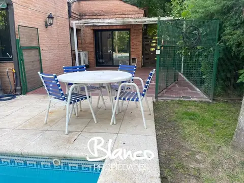 Casa en Venta con 3 cocheras