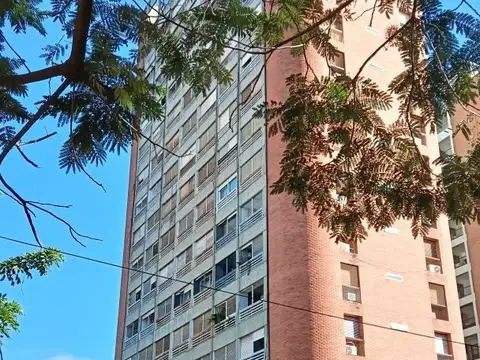 EN ALQUILER CENTRICO DEPTO 2 DORMITORIOS CON COCHERA