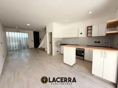 DUPLEX A ESTRENAR 4 AMB.  COCHERA, JARDIN, PARRILLA