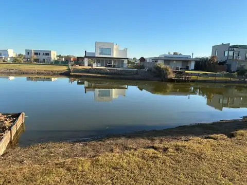Vta. Lote al agua, barrio Sta Isabel 1, Maschwitz