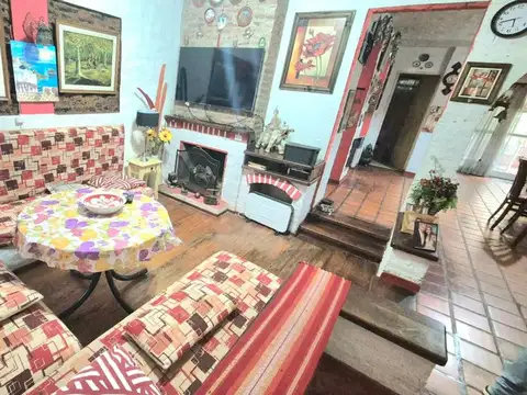 PH EN VENTA EN VILLA BOSCH CON PILETA Y PARRILLA