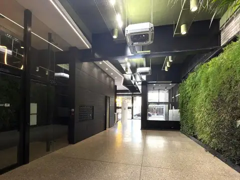 Oficina en Alquiler con 2 cocheras