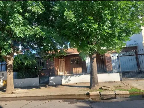 Casa de dos dormitorios con Quincho en Sta Isabel 1
