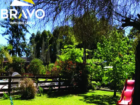 COMPLEJO CON PISCINA Y 7 CABAÑAS