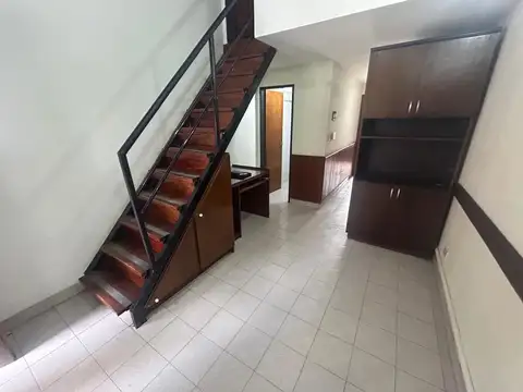 Depto Tipo Casa en Alquiler en Ramos Mejía, $ 600.000