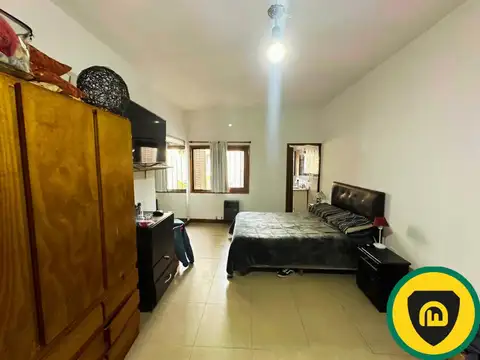 Casa 5 ambientes con 2 baños