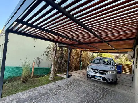 Casa 4 ambientes con 3 baños