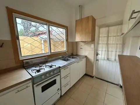 Depto Tipo Casa en Alquiler en San Antonio de Padua, $ 800.000