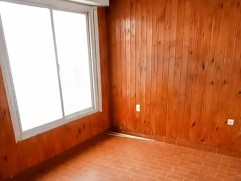 Depto Tipo Casa en Alquiler en Sarandi, $ 370.000