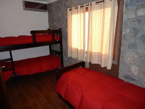 Casa en Alquiler con 1 cochera