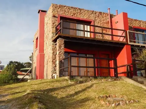 Alquiler casa dos dormitorios - Playa Mansa