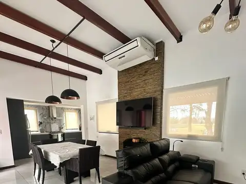 Casa en Venta en San Nicolas De Los Arroyos, USD 350.000