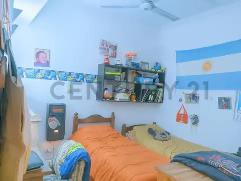 Propiedad en block con locales y vivienda – Villa Crespo, Paysandú 2261