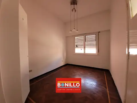 Departamento 6 ambientes con 1 baño