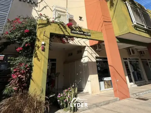 Departamento 2 dormitorios en alquiler. Yrigoyen 447. Piso 10.