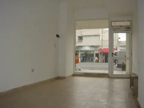 Local en Alquiler en Villa Luro, $ 800.000