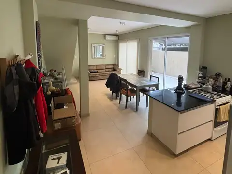 Depto Tipo Casa en Venta de 3 ambientes