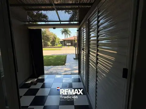 Casa 7 ambientes con 2 baños