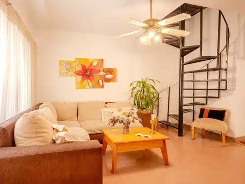 Depto Tipo Casa 4 ambientes con 2 baños
