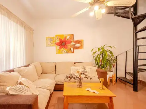 Depto Tipo Casa en Venta 46 años