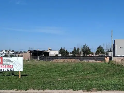 Oportunidad   lote comercial 1200 M2 Roldan  50% financiado