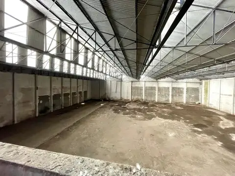 ALQUILER GALPÓN 2.800 M² | OFICINAS | GRAN PORTE