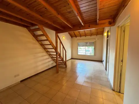 Departamento de 2 ambientes tipo duplex.