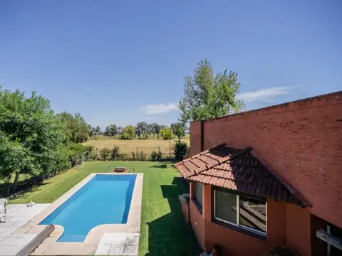 ¡OPORTUNIDAD! Casa en Golfers Country Club