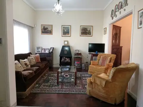 CASA 6 AMBIENTES- GRAN PARQUE- IMPERDIBLE