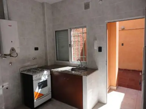 Departamento en Alquiler en Las Delicias, $ 350.000