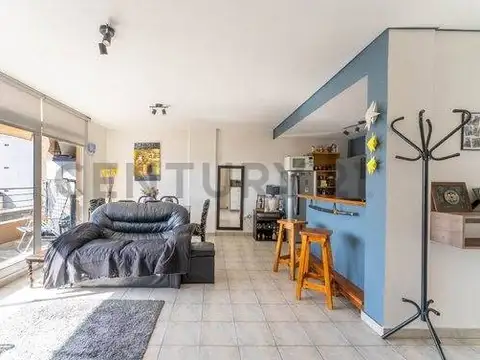 VENTA DEPARTAMENTO DOS AMBIENTES CON COCHERA Y BALCON